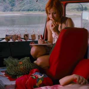 Sivi kamion crvene boje - 13