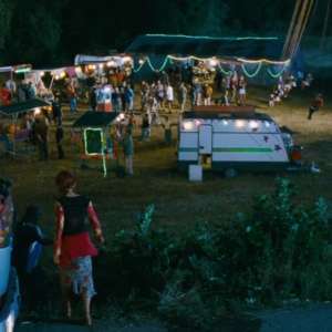 Sivi kamion crvene boje - 15