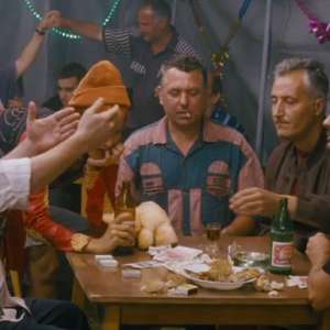 Sivi kamion crvene boje - 16